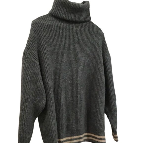 Gray Turtleneck Sweater, Zara Knit, Size S - Picture 3 of 6